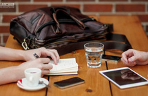 从产品和管理经营两个角度，搞定美团