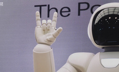百度和新浪推出的回帖机器人，被网友骂成了“弱智AI”