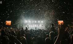 对于超长文本显示，如何让scroll组件始终显示底部？