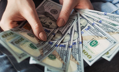 从0到月入10万美金：一个人如何在9个月内打造AI视频的现金印钞机