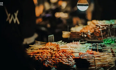 将流量围猎之手伸向小摊贩，是可耻的