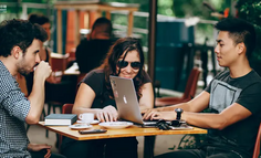 新品上线跻身美国谷歌社交榜Top9，6人团队用“去AI化”玩法重新定义角色社交