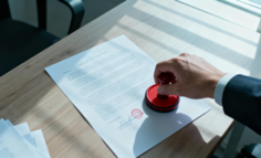 数实融合下的 AI 合同审查革命：从风险阻断到价值创造的全链路重构