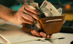 大廠“搶人”戰(zhàn)，從漲薪開始