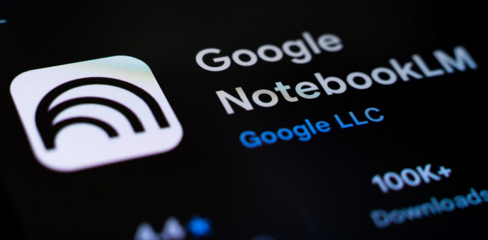 拒绝“伪高效”：产品经理的 NotebookLM 深度指南，如何把 50 份研报变成你的外挂大脑？