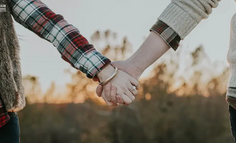 男媒婆占领短视频，婚恋赛道“变天了”