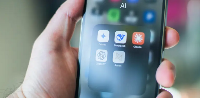AGI的南坡与北坡：中美智能路线分化与模型产品化破局