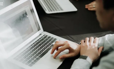 使用AI成硬指标，大厂打工人被AI“困住”