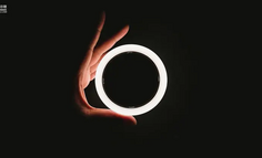 只提升清晰度已经不够用了，AI生图质感差距的秘诀就在打光