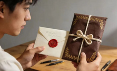 AI时代，年轻人靠手写信赚得第一桶金