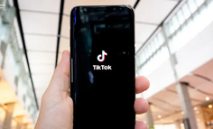 对话Buzzy：做个能刷TikTok、懂梗且会“P视频”的视频Agent