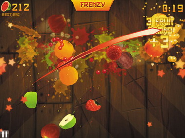 由于游戏动作更复杂，水果忍者ipad版则采用了从头至尾的技术来渲染动作