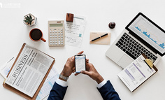 如何利用行业逻辑判断产品方向？