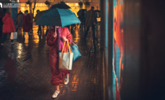 她經(jīng)濟(jì)怪象：市場(chǎng)上行，淘金者下行