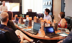 营销四要素：增长、需求、竞争、关系