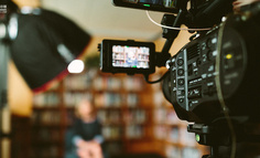 Angelababy抖音首秀背后，明星直播数据走向理性