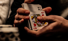 产品设计中的信息平衡：为什么标准的扑克牌刚好是52张？
