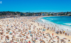 这个国庆节：中年人往外跑，95后宅家玩