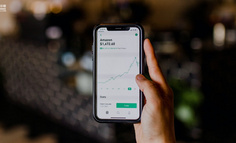 一些互联网头部APP的用户与收入情况