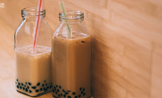 热搜刷屏，高铁+奶茶这一跨界组合你看好吗？