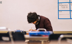 00后考公大战：大厂百万不如体制两年