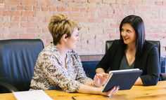 如何为线索旅程中的每个阶段创建内容