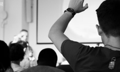 大厂也玩“脱口秀”——公众沟通新模式？