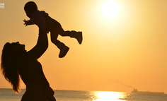 5点起床为一家人做饭的王蓉，成为600万网友的“互联网妈妈”