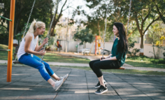 搞笑赛道再出黑马，@小叮当的一家 凭借性格迥异姐妹花火出圈