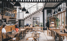 面对抖音，美团的沉默与反攻