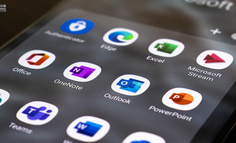 谁能玩转互联网搜索的“烧钱游戏”？