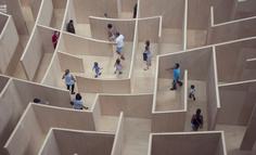 沉迷副业的年轻人，掉进美丽“副业陷阱”