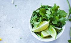 红烧肉拿铁，香菜方便面，奇特口味为何成为新营销法宝