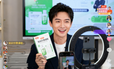 从带货到卖人脉，399元真能买到明星的朋友圈？