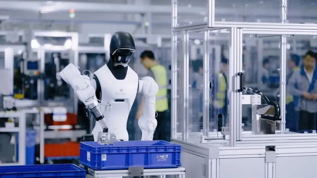 全链路闭环击穿工业落地生死线：智元 8 小时产线直播，宣告具身智能部署态元年到来 | 前沿在线