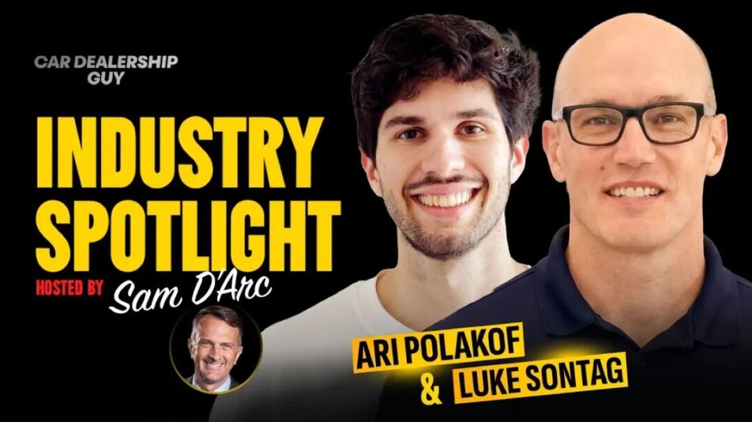 Ari Polakof(左)和 Kissee Ford 的 Luke Sontag(右)做客 Car Dealership Guy 播客。图片来自该节目的 YouTube 频道
